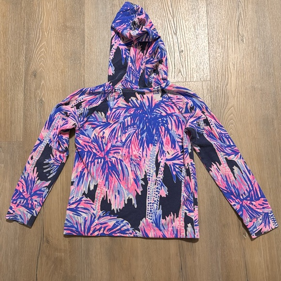 EUC Lilly Pulitzer Girls Size M (6/7) Popover Skipper in Navy “Palms Up” Hoodie - Picture 3 of 7